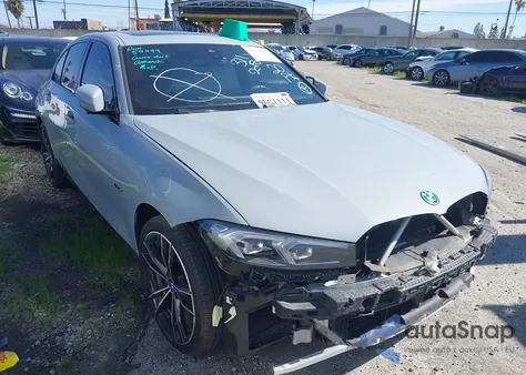 2023 BMW 3 Series 330E из США, поврежденный, VIN 3MW39FF06P8C84003